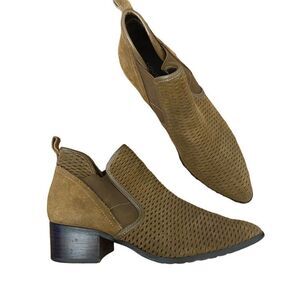 Donald Pliner Darla Perforated Booties Camel Tan Waxy Suede Slip On Size 6.5
